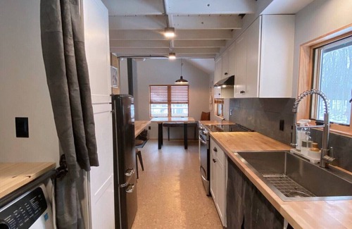 Traverse City House | Nook UpNorth:Secluded w/HotTub
