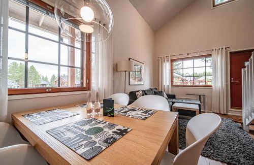 Sirkka Apartment | Nordic Alpine A7 Ski-in Ski-out by Aavalevi