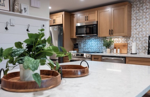 Bartlett Condo | Nordic Retreat - New Reno - Pools & Hot Tub - Skiing - Story Land -Game Room!