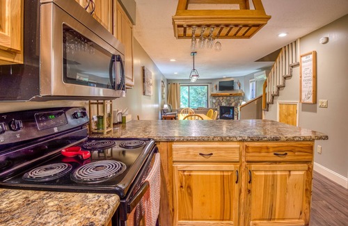 Jackson House | Nordic Village Townhouse, Storyland, Mountains, Pools