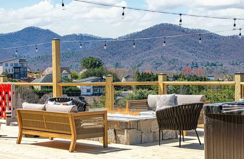 Asheville House | Norm’s Peak · Million Dollar VIEWS Amenities & Entertainment