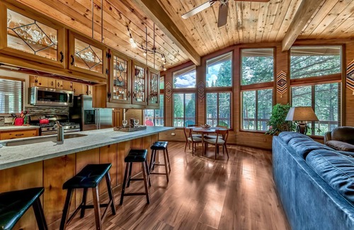 North Upper Truckee House | Normuk Mountaintop 2BR, 2BA -Pets OK