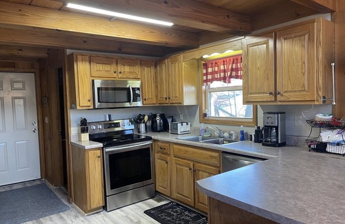 Flat Hollow Marina House | Norris Lake Butterfly Landing - Recently Updated 16 Guest Lakefront w Dock Home