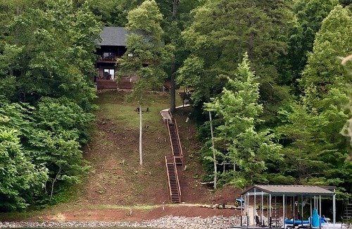 Big Creek Cabin | NORRIS LAKE FRONT RENTALS: DAWSON CREEK LAKEFRONT WITH DOCK & SWIM PLATFORM