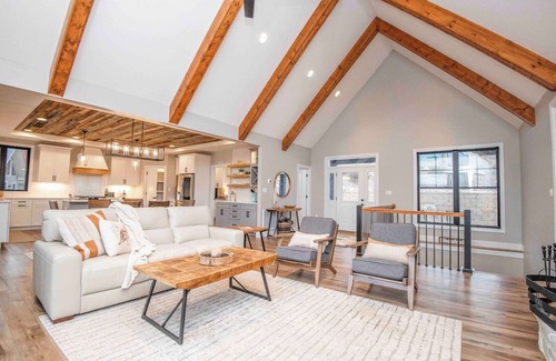 La Follette House | Norris Lake Luxury at Knot Working | Waterfront Home w/Boat Dock