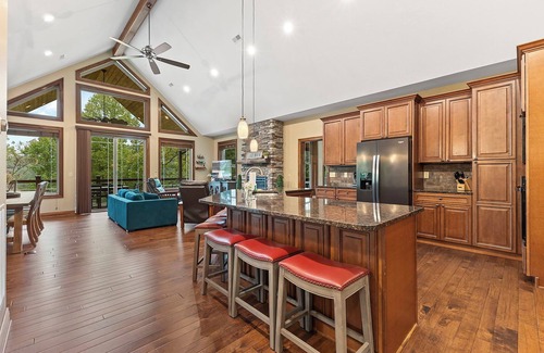 Jacksboro House | Norris Lakefront Retreat! King Suites, Large private dock, Firepit, Great Views