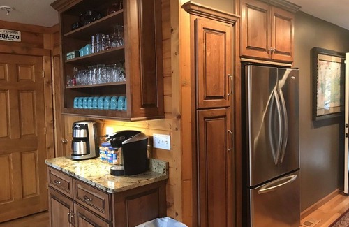 Lakeside Estates House | "”NORRIS LAKESIDE LOUNGE”