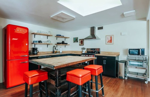 Staunton Apartment | North Central Loft: Sauna + Walk Downtown