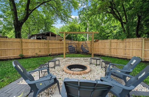 North Chicago House | North Chi retreat – Navy, Sauna, Tiki Bar, Games