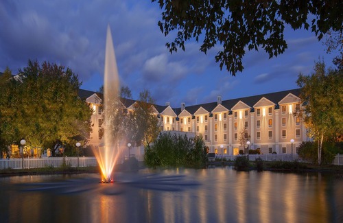 North Conway Hotel | North Conway Grand Hotel - Two Queens with Sleeper Sofa