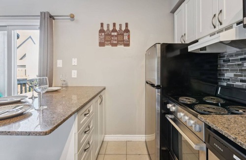 The Blue Mountains Apartment | North Creek Condo for 6 with Mountain Views - 211 North Creek