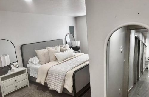 Sunset House | North End - Hyde Park - Hot Tub-21 Miles To Bogus!