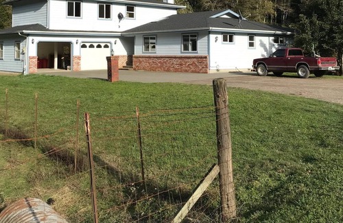 Brookings House | North Fork Chetco River House