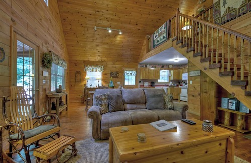 Morganton Cabin | North Georgia Cabin With Hot Tub & Fire Pit