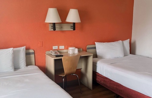 North Hills West Hotel | North Hills INN