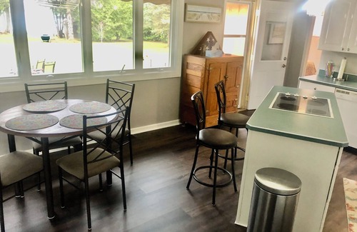 Lake Leelanau House | North Lake Leelanau-Beautiful sunsets. Cute 3 bedroom cottage. Dock.