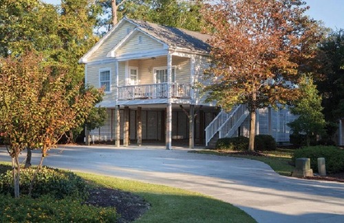 Ocean Drive Cottage | North Myrtle Beach Cottage 3br/2ba. Minutes from Beach Access