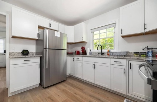 Dallas House | North of Gastonia Cute Cottage w/Comfort & Style