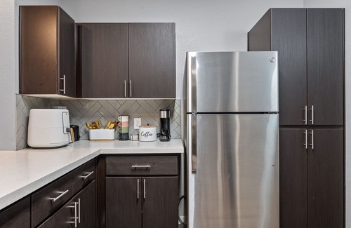 Deer Valley Apartment | North Phoenix - 2 Bedroom 2 Bath w/Pool and Gym
