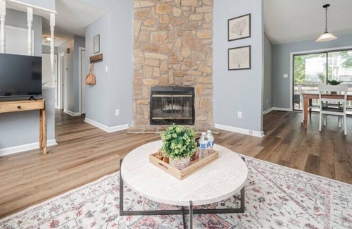 Northeast Raleigh House | North Raleigh 3 bedroom home, pet friendly