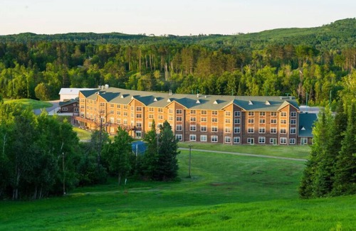 Biwabik Condo | North Ridge Condo | Pet Friendly | Sleeps 10