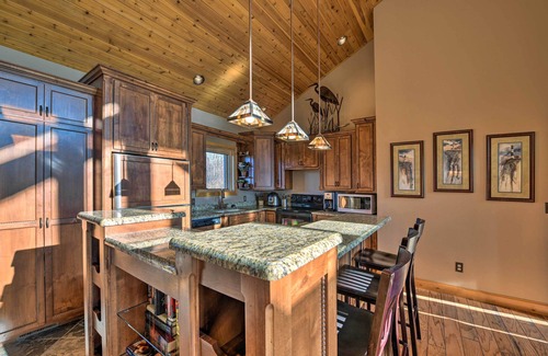 Two Harbors Cabin | North Shore Cabin w/Fire Pit By Gooseberry Falls!