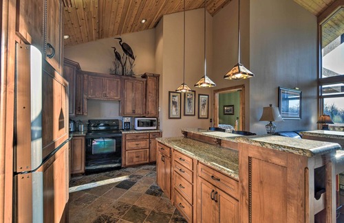 Two Harbors Cabin | North Shore Cabin w/Fire Pit By Gooseberry Falls!