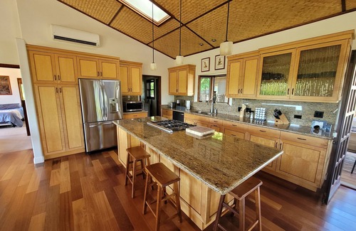 Haleiwa House | North Shore Oasis, Hot Tub, across street from beach. Inquire for dates/prices.