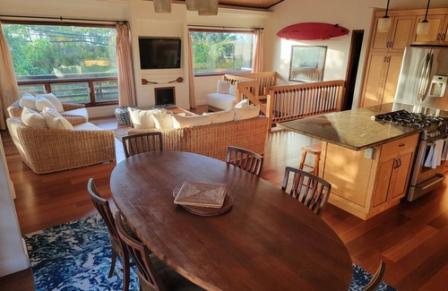 Haleiwa House | North Shore Oasis, Hot Tub, across street from beach. Inquire for dates/prices.