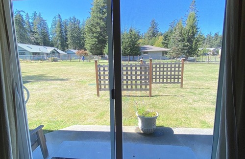 Eastsound House | North Shore Retreat: Private Beach Access, Tennis/Pickleball Court, Pets Welcome