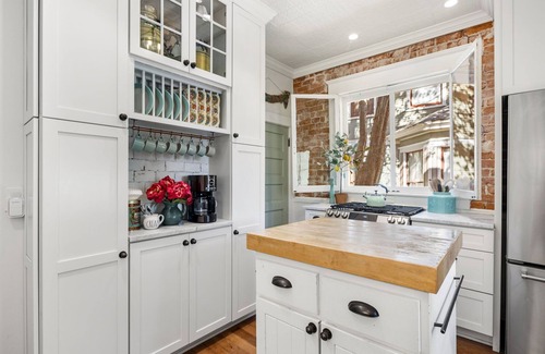 Prescott House | North Vernon~ Vintage Retreat in the ❤️ of Prescott!