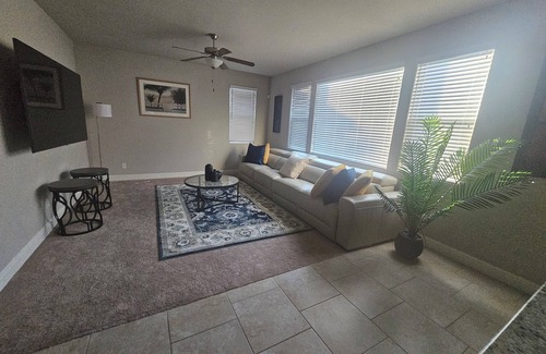 Visalia House | North Visalia Family Getaway – 5BR/3BA, Near Parks & Sequoia NP, Sleeps 12