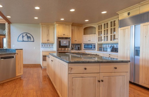 Daniel House | North Western WY Horse Ranch 5 Miles from WY Mountain Range
