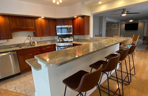North Wildwood House | North Wildwood single family house with deck and relaxing porch!