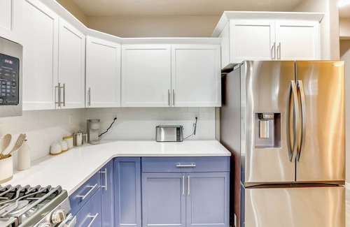 Sunset House | Northend Family Friendly | Modern Interior | Nestled just south of Boise’s iconic foothills, this 4-bed, 3-bath vacation rental invites you to enjoy both nature’s tranquility and the excitement of outdoor adventures!