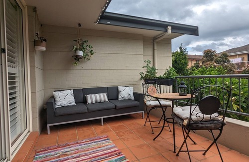 Sydney Apartment | Northern Beach Entire Flat Available, walk to beach & lake