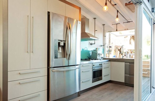 Warriewood House | Northern Beaches beachfront house for 6-8 people - awesome beach location !