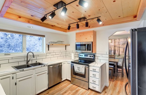 Fairbanks House | 'Northern Bliss' Modern Mtn-View Home in Fairbanks