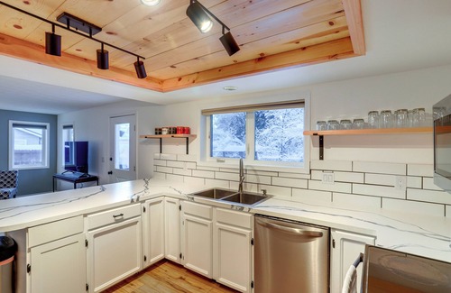 Fairbanks House | 'Northern Bliss' Modern Mtn-View Home in Fairbanks