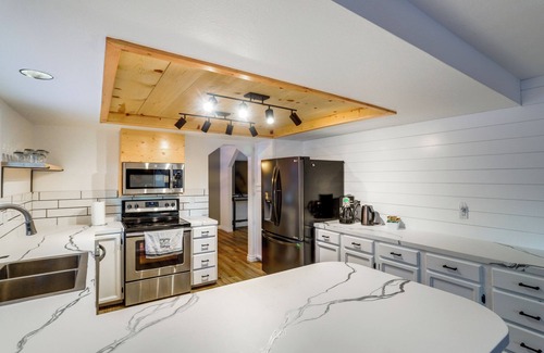Fairbanks House | 'Northern Bliss' Modern Mtn-View Home in Fairbanks