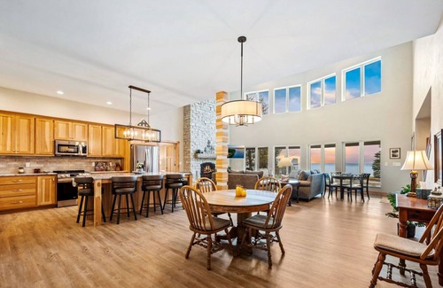 Sturgeon Bay House | Northern Door County Waterfront Home