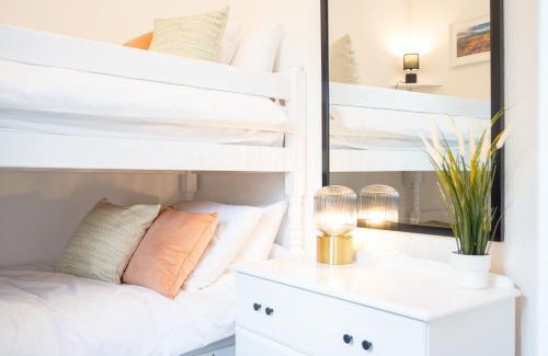Seahouses House | Northern Hideaways, Castle Hill View