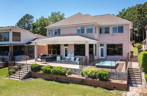 Walden on Lake Conroe House | Northshore · Spacious Lakefront: Perfect for 18+, Boat Rentals!