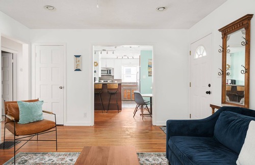 Indianapolis House | Northside Cottage - Perfect Indy Location