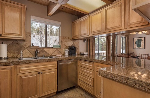 Truckee House | Northstar Cabin. Beaver Pond. Peaceful. Rec cen/pool/hot tub at HOA. Large deck.