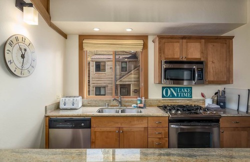Truckee House | Northstar Gold Bend Modern Cabin