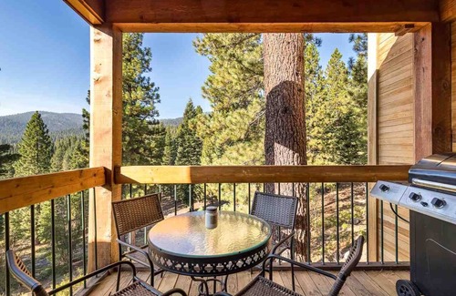 Truckee House | Northstar Gold Bend Modern Cabin
