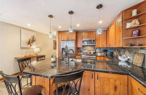 Truckee Condo | Northstar Ski In/Ski Out condo! Walking distance to the Village
