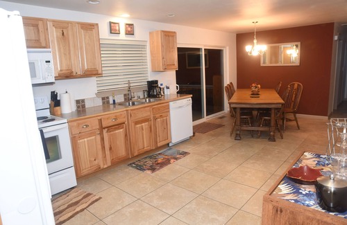 Cle Elum House | Northwest Pines Lodge near Lake Cle Elum! Great for large family gatherings.