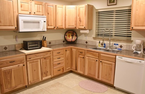 Cle Elum House | Northwest Pines Lodge near Lake Cle Elum! Great for large family gatherings.